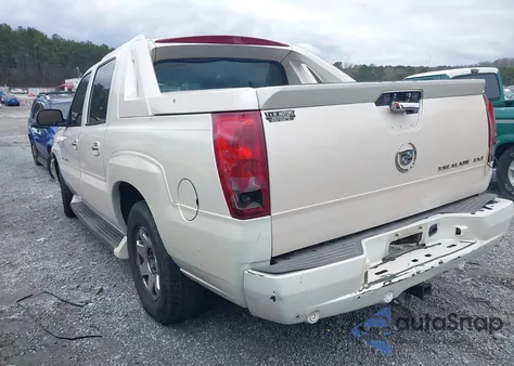 2004 Cadillac Escalade Ext Standard z USA, uszkodzony, nr VIN 3GYEK62N94G297857